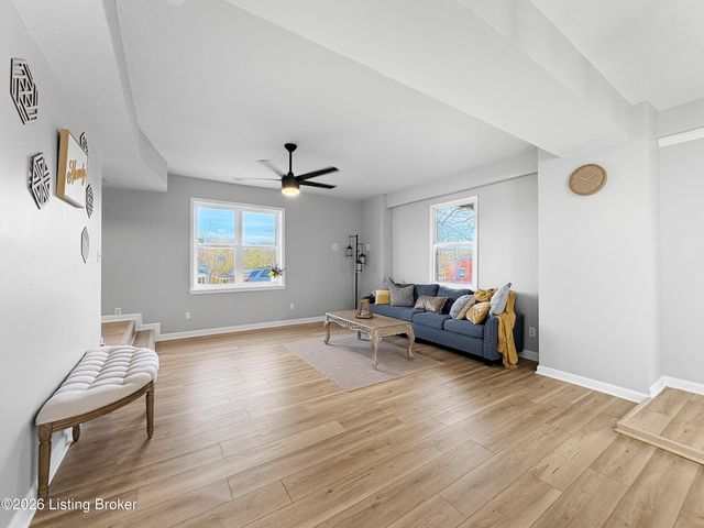 10527 Fairview Ave, Louisville, KY 40299