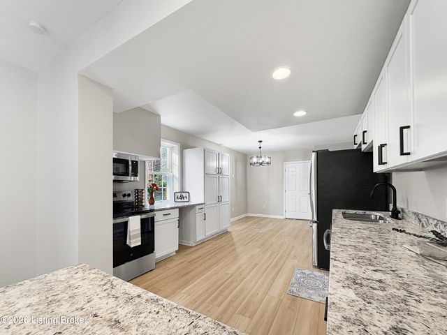 10527 Fairview Ave, Louisville, KY 40299