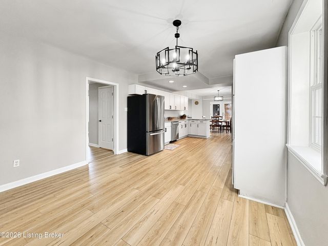 10527 Fairview Ave, Louisville, KY 40299