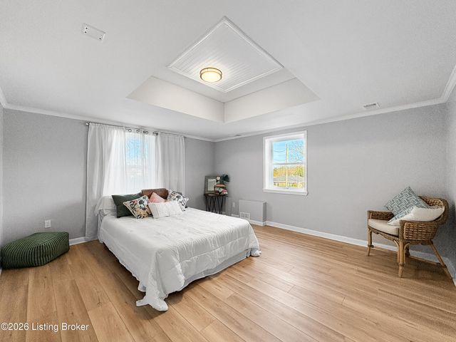 10527 Fairview Ave, Louisville, KY 40299