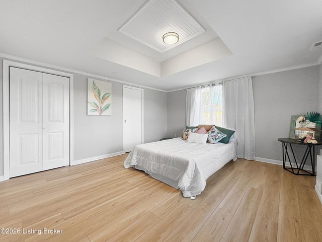 10527 Fairview Ave, Louisville, KY 40299