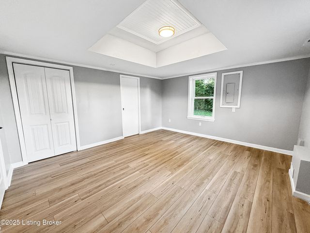10527 Fairview Ave, Louisville, KY 40299