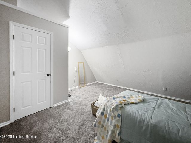 10527 Fairview Ave, Louisville, KY 40299