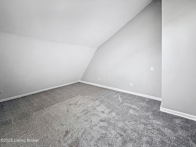 10527 Fairview Ave, Louisville, KY 40299