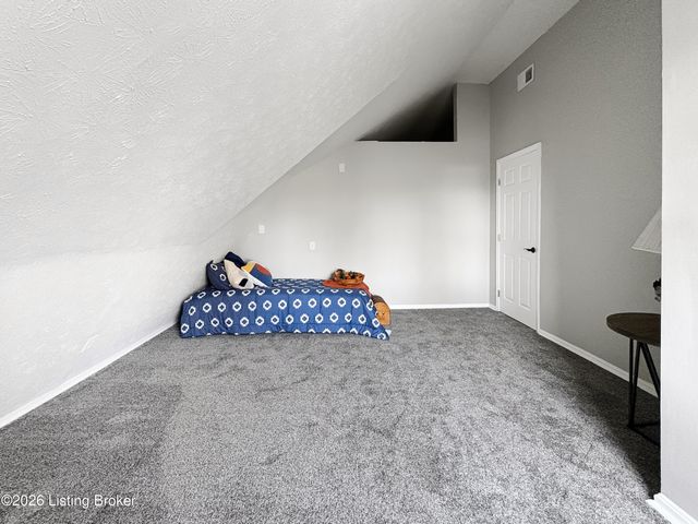 10527 Fairview Ave, Louisville, KY 40299