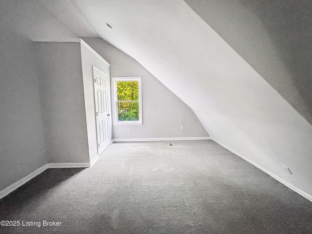 10527 Fairview Ave, Louisville, KY 40299