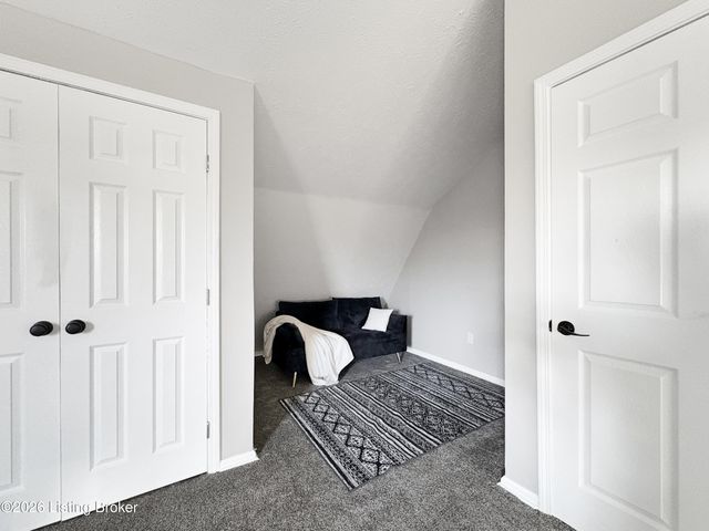10527 Fairview Ave, Louisville, KY 40299