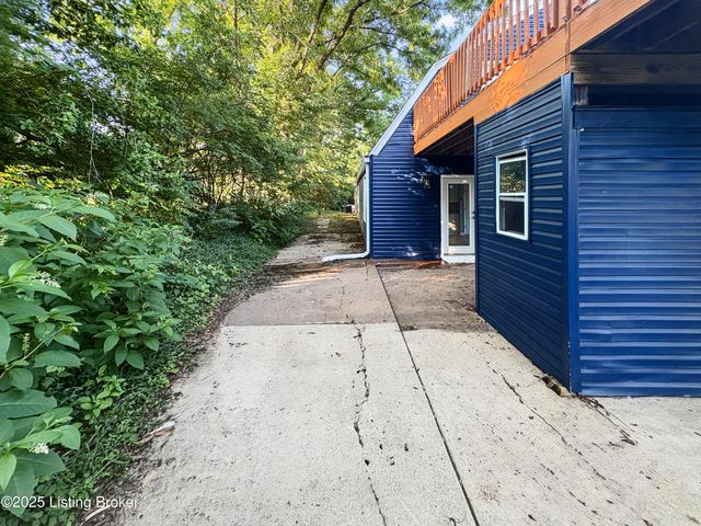 10527 Fairview Ave, Louisville, KY 40299