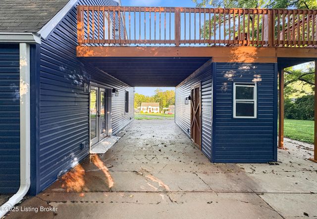 10527 Fairview Ave, Louisville, KY 40299