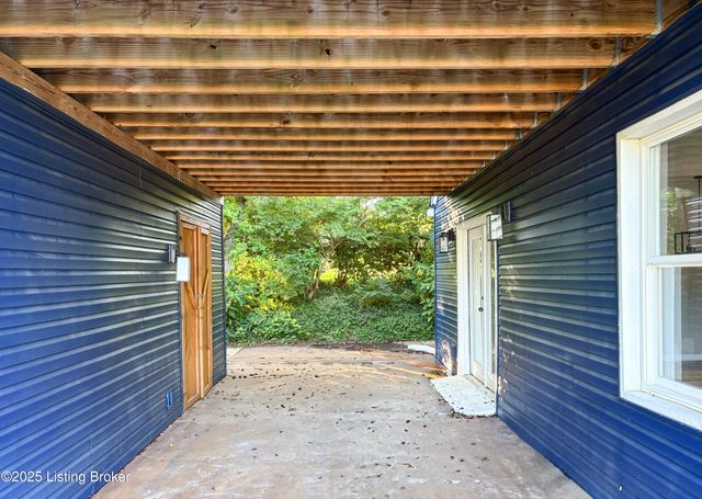 10527 Fairview Ave, Louisville, KY 40299