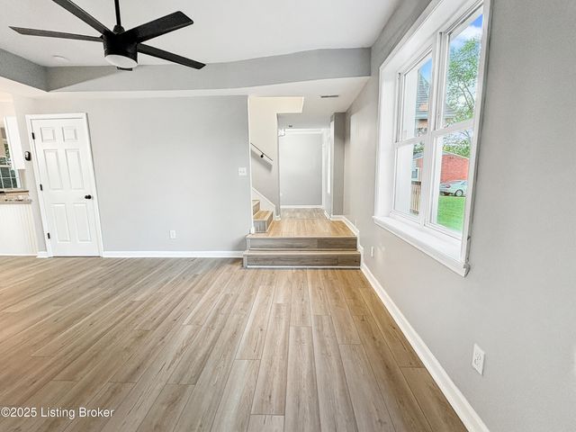 10527 Fairview Ave, Louisville, KY 40299