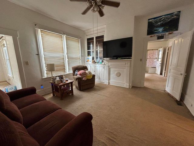 W 165 College ST, Rocky Mount, VA 24151