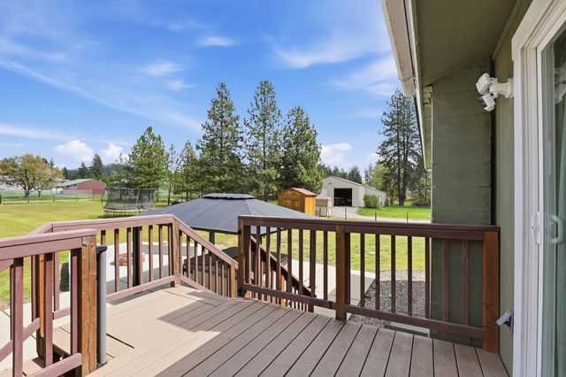 11338 W Tumbleweed Dr, Nine Mile Falls, WA 99026