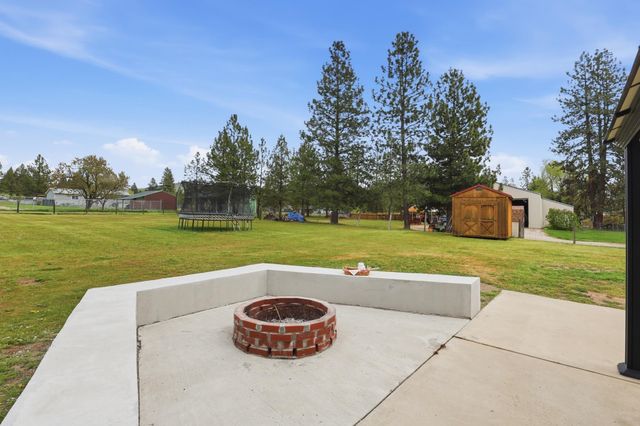 11338 W Tumbleweed Dr, Nine Mile Falls, WA 99026
