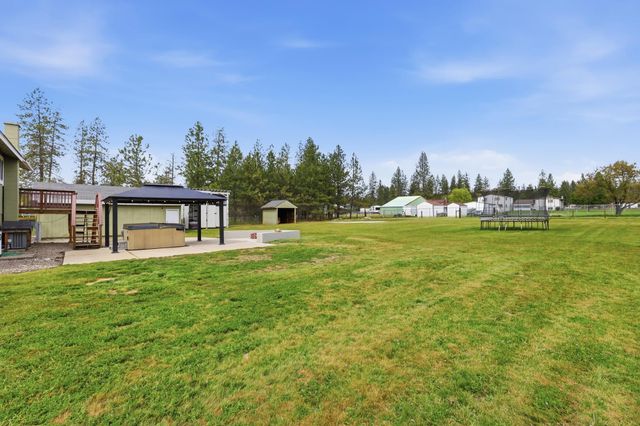 11338 W Tumbleweed Dr, Nine Mile Falls, WA 99026