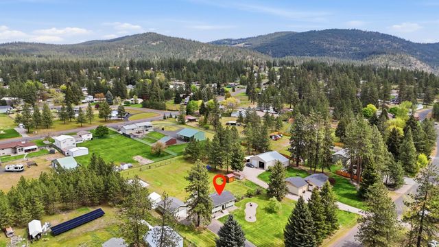 11338 W Tumbleweed Dr, Nine Mile Falls, WA 99026
