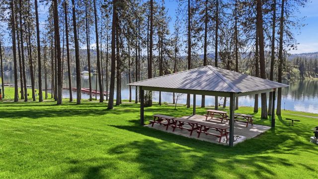 11338 W Tumbleweed Dr, Nine Mile Falls, WA 99026