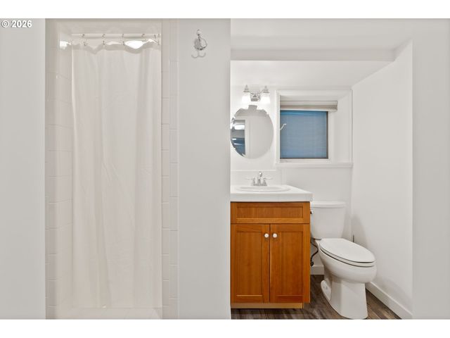 8120 Sw MAPLE Dr, Portland, OR 97225