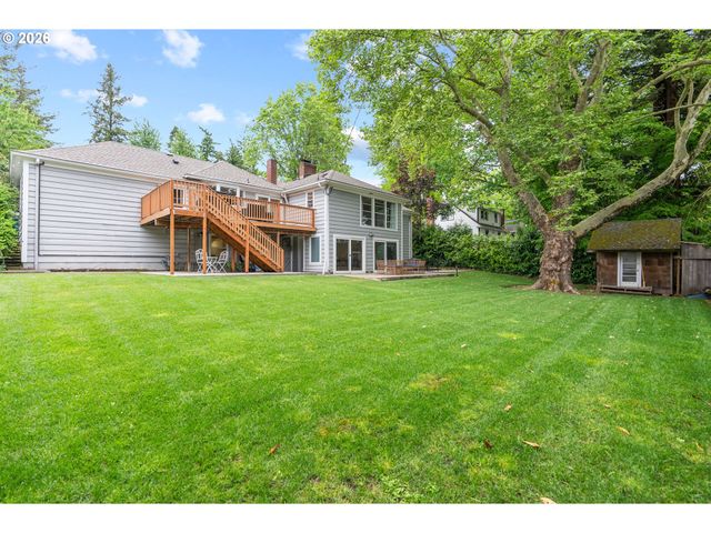 8120 Sw MAPLE Dr, Portland, OR 97225