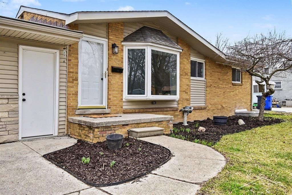 413 Wilson Drive, Midland, MI 48642