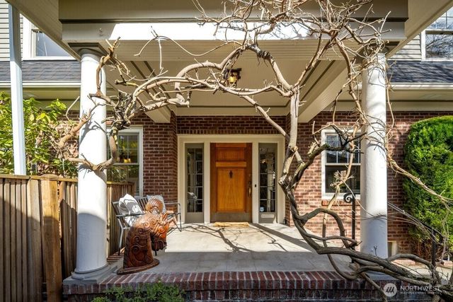 939 21st Avenue E, Seattle, WA 98112