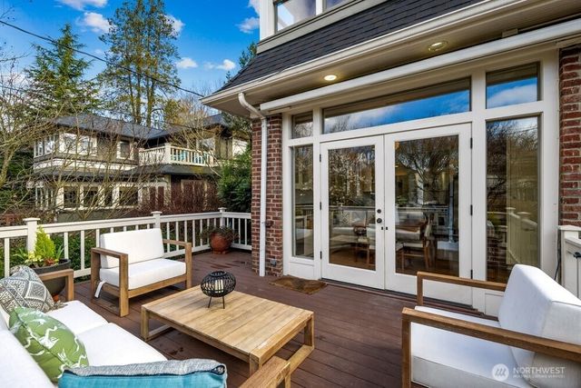 939 21st Avenue E, Seattle, WA 98112