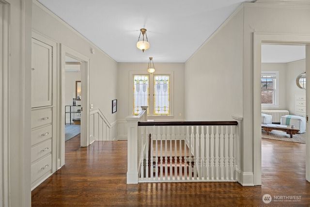 939 21st Avenue E, Seattle, WA 98112