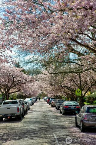 939 21st Avenue E, Seattle, WA 98112