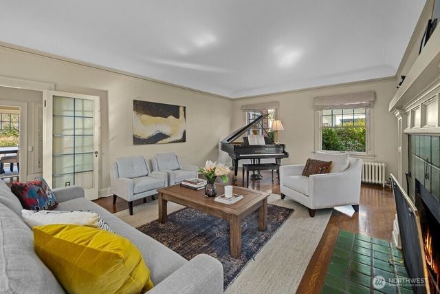 939 21st Avenue E, Seattle, WA 98112