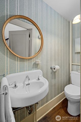 939 21st Avenue E, Seattle, WA 98112