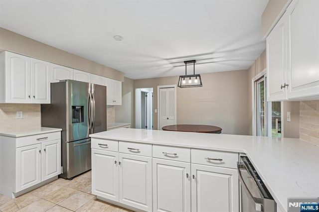 12 Apache Road, Wayne, NJ 07470
