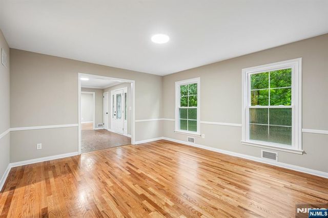 12 Apache Road, Wayne, NJ 07470
