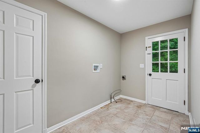 12 Apache Road, Wayne, NJ 07470