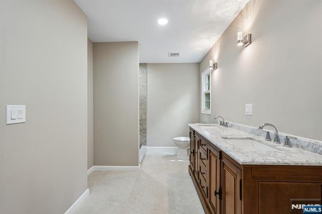 12 Apache Road, Wayne, NJ 07470