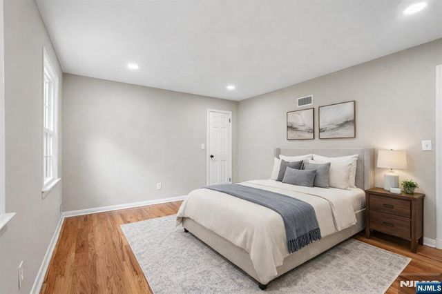 12 Apache Road, Wayne, NJ 07470