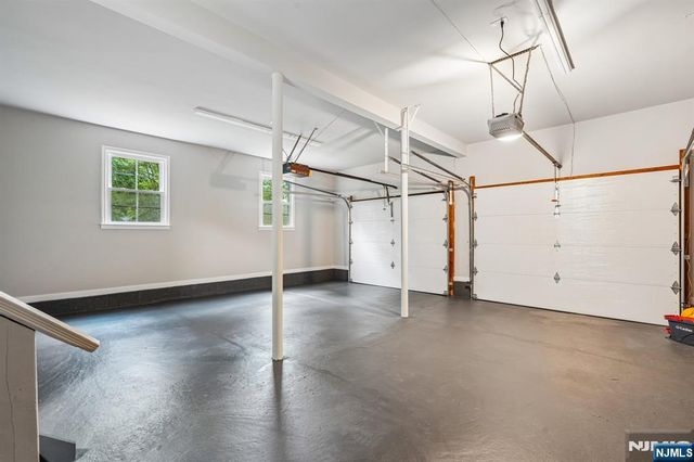 12 Apache Road, Wayne, NJ 07470