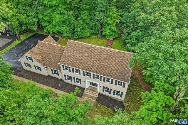 12 Apache Road, Wayne, NJ 07470