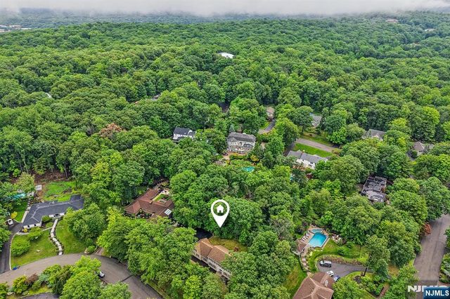 12 Apache Road, Wayne, NJ 07470