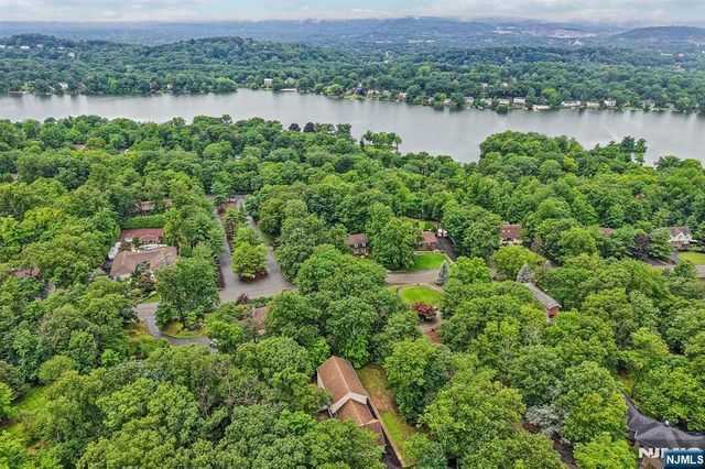 12 Apache Road, Wayne, NJ 07470