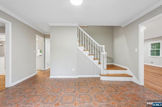 12 Apache Road, Wayne, NJ 07470