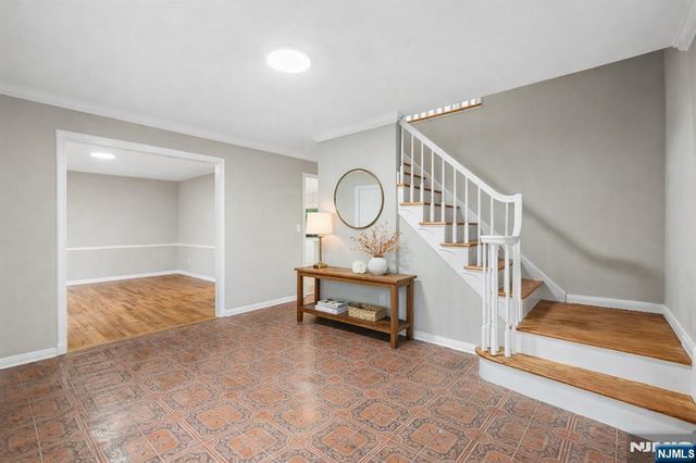 12 Apache Road, Wayne, NJ 07470