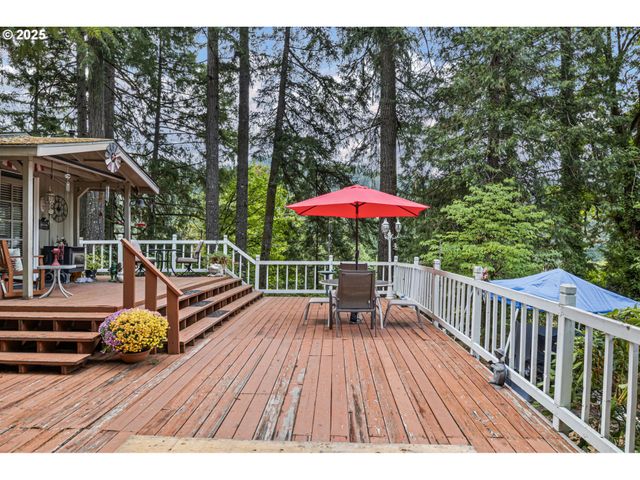 684 BEAR CREEK Rd, Cottage Grove, OR 97424