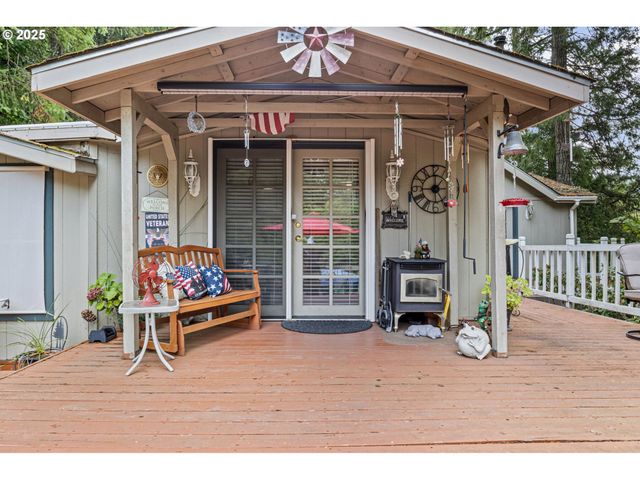 684 BEAR CREEK Rd, Cottage Grove, OR 97424