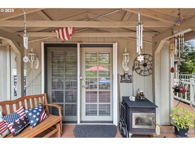 684 BEAR CREEK Rd, Cottage Grove, OR 97424