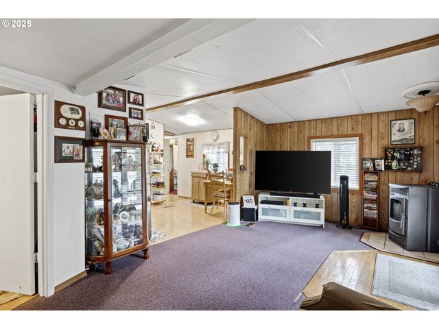 684 BEAR CREEK Rd, Cottage Grove, OR 97424