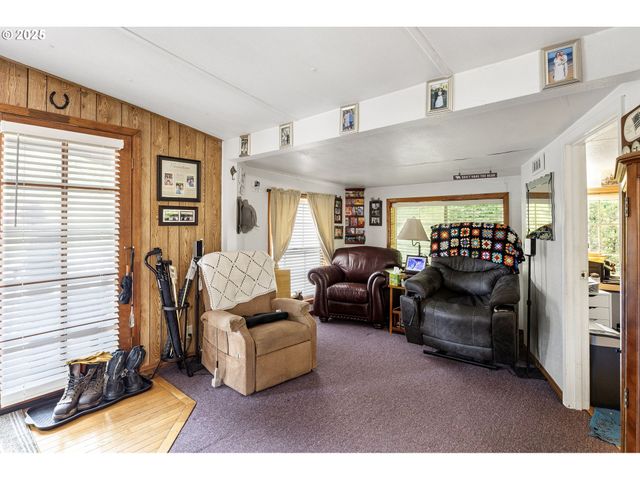 684 BEAR CREEK Rd, Cottage Grove, OR 97424