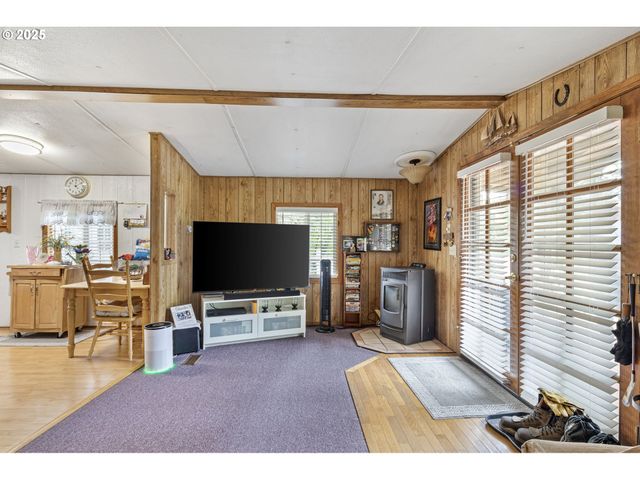 684 BEAR CREEK Rd, Cottage Grove, OR 97424