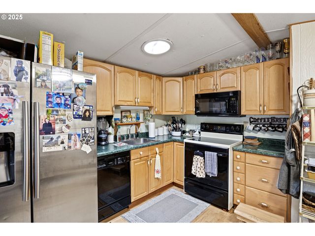 684 BEAR CREEK Rd, Cottage Grove, OR 97424