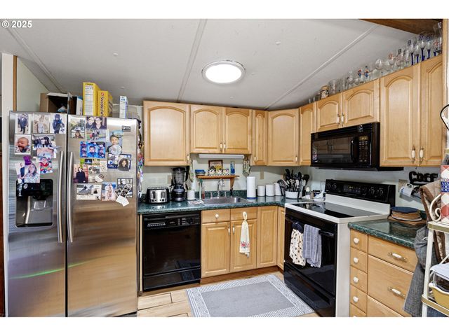 684 BEAR CREEK Rd, Cottage Grove, OR 97424