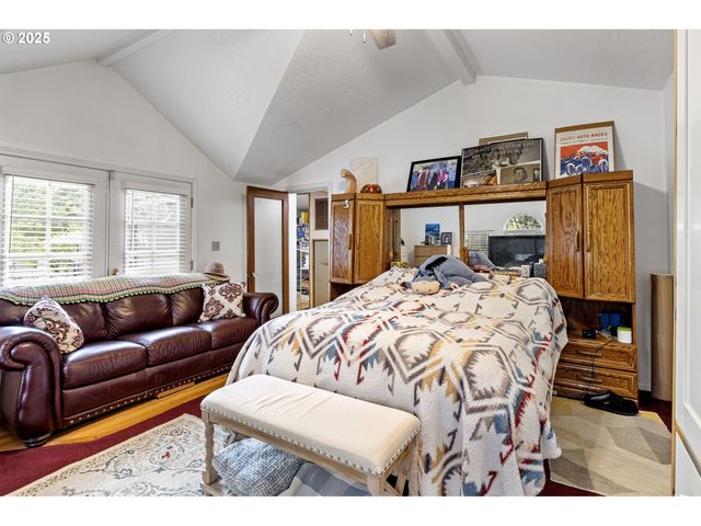 684 BEAR CREEK Rd, Cottage Grove, OR 97424